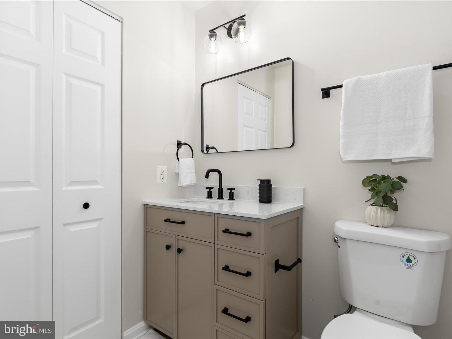 701 Kenora Court photo 24