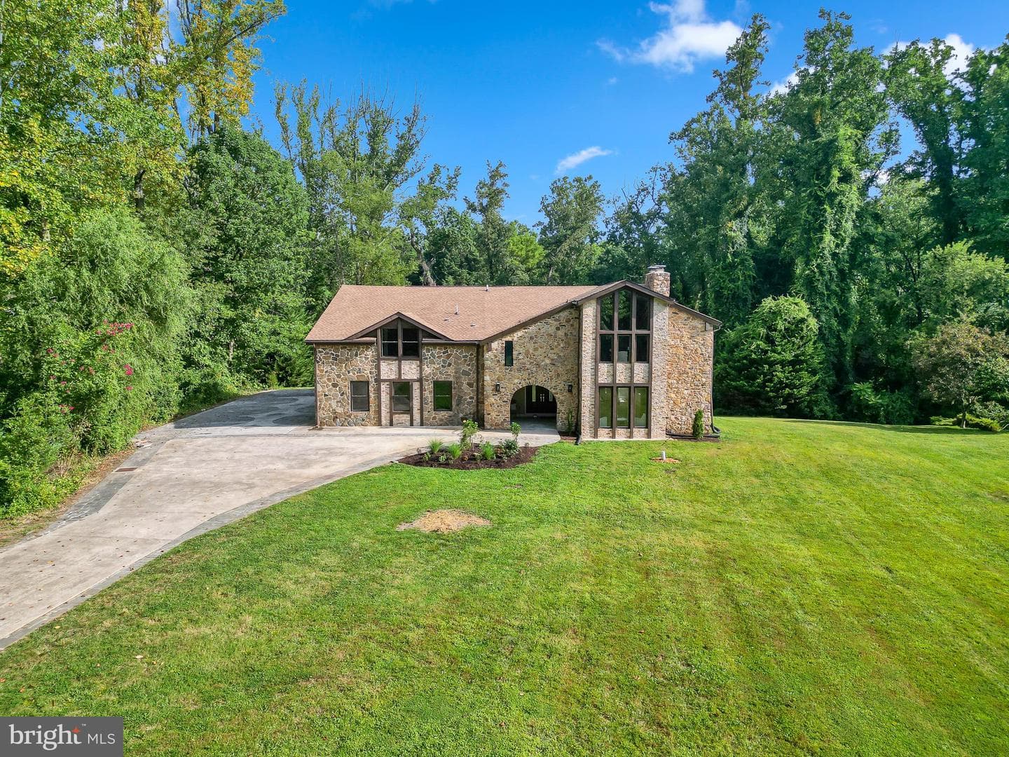 522 Epping Forest Road photo 2