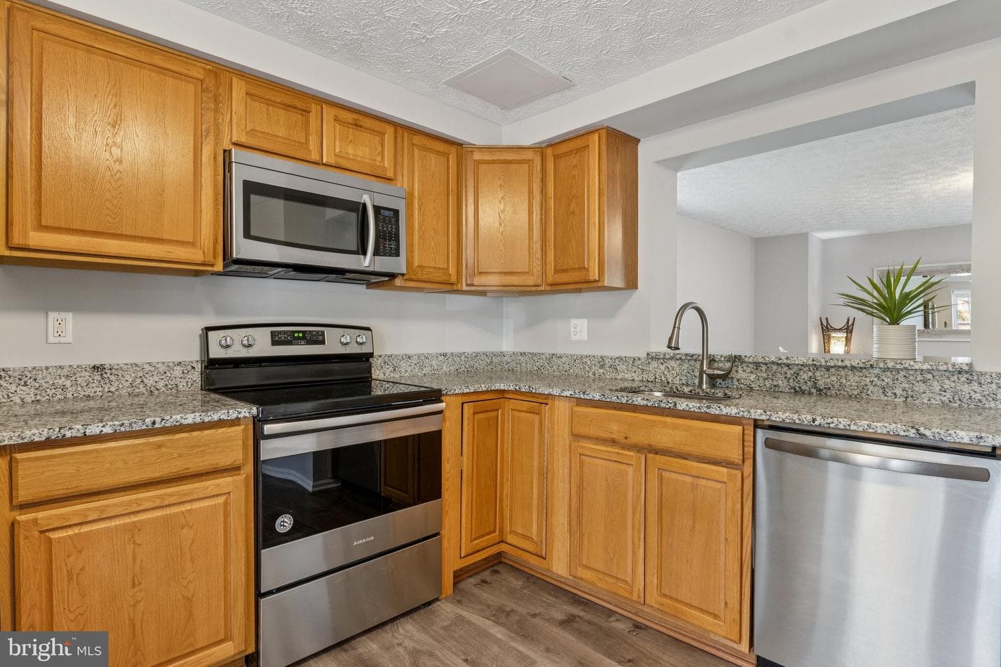 1182 Palmwood Court photo 8