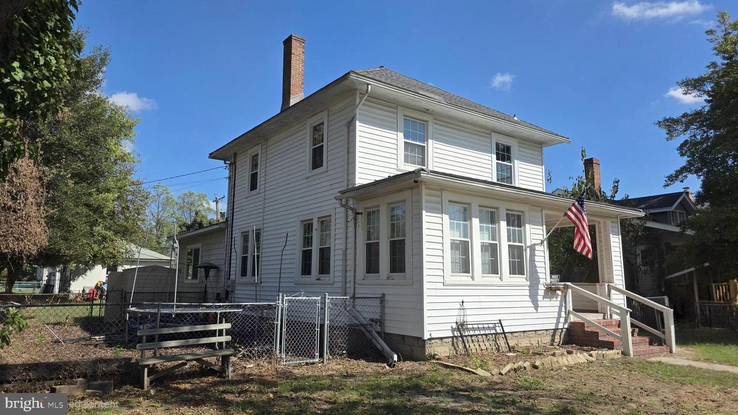 100 3rd SE Avenue photo 2