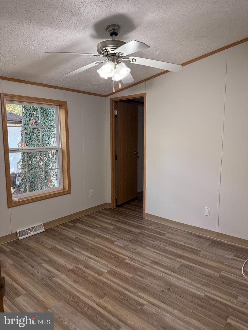 30 Jaguar Drive photo 16