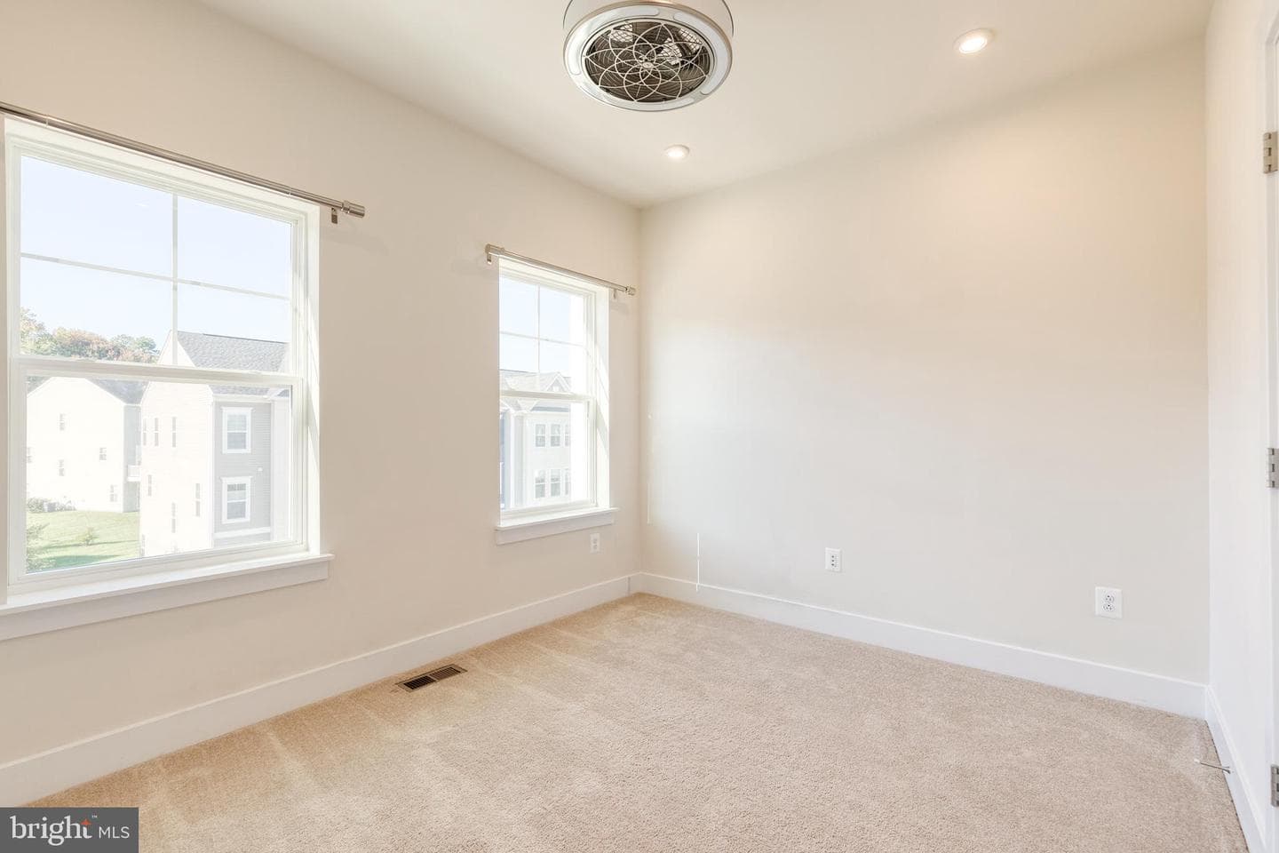 8375 Amber Beacon Circle photo 26