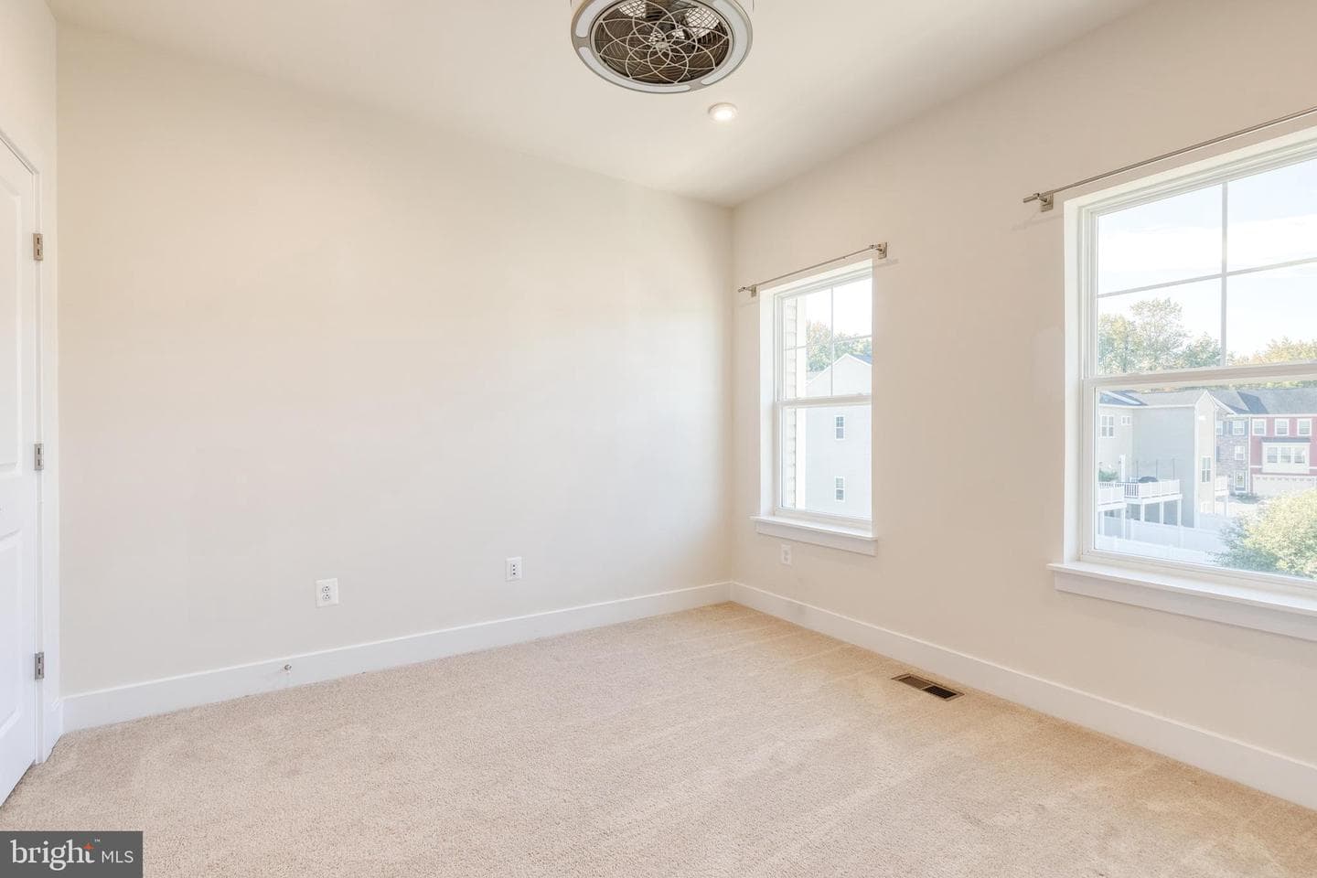 8375 Amber Beacon Circle photo 28