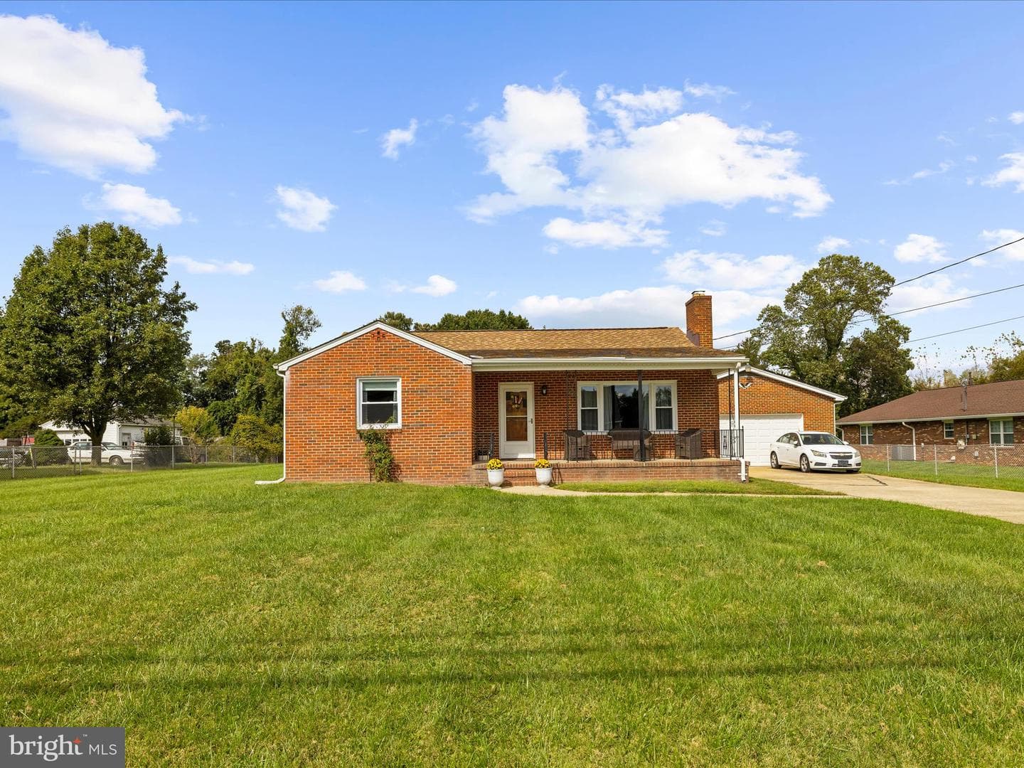 904 Hammonds Lane photo 3