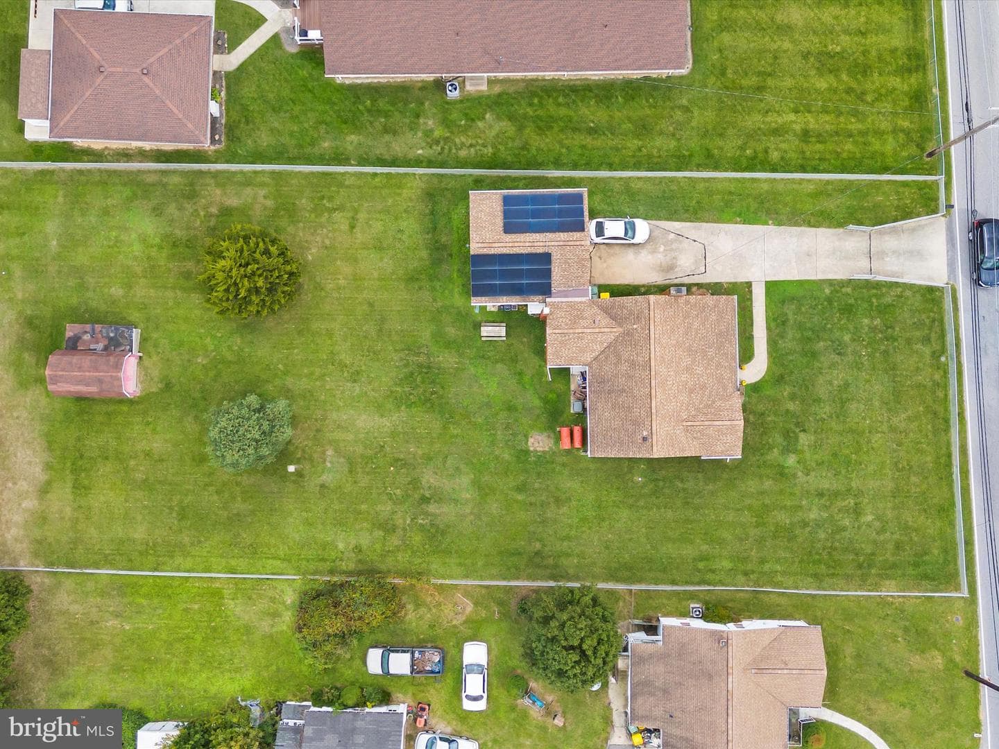 904 Hammonds Lane photo 35