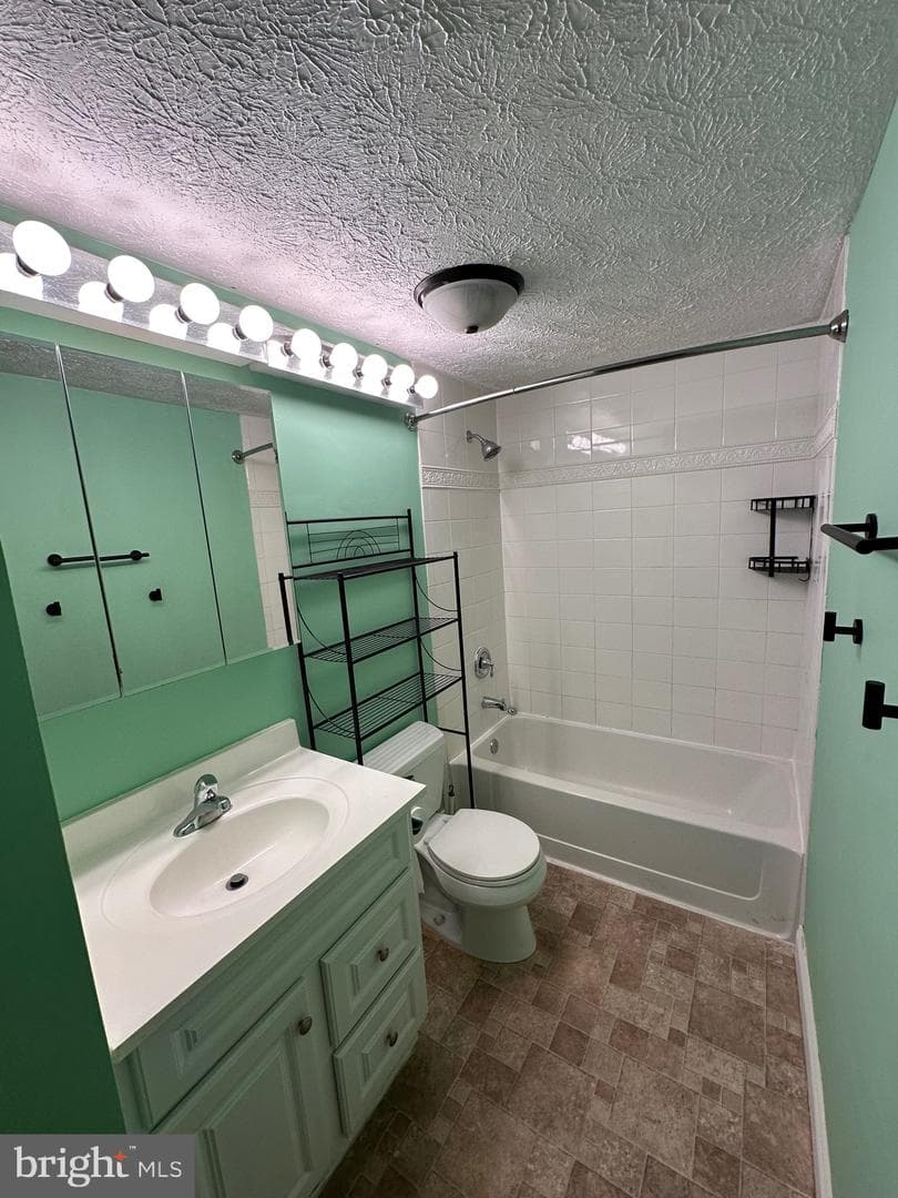 719 Willowby Run photo 24