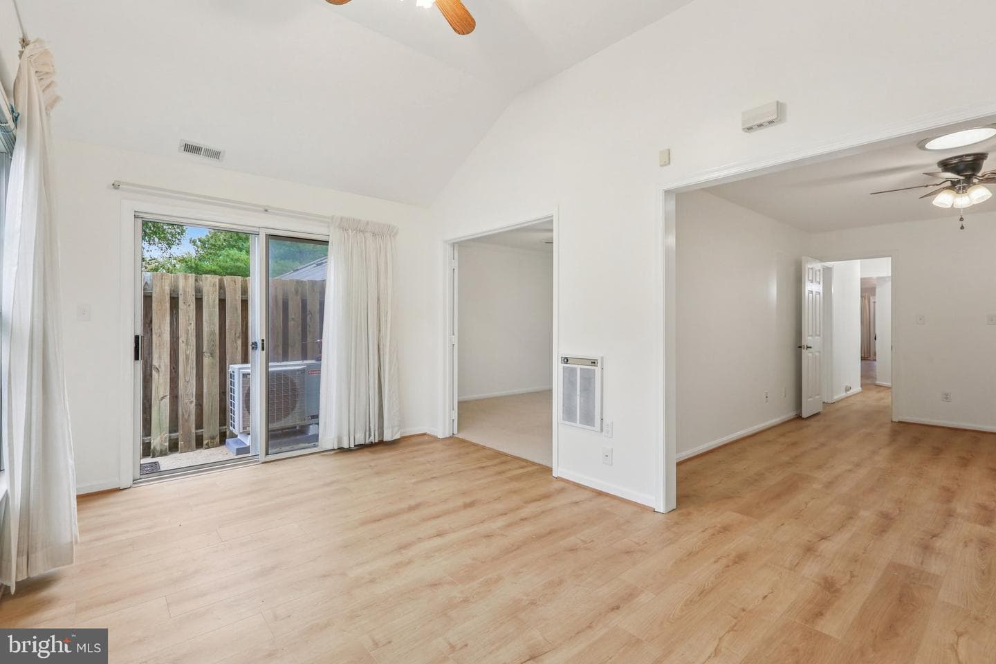 905 Beacon Way photo 10