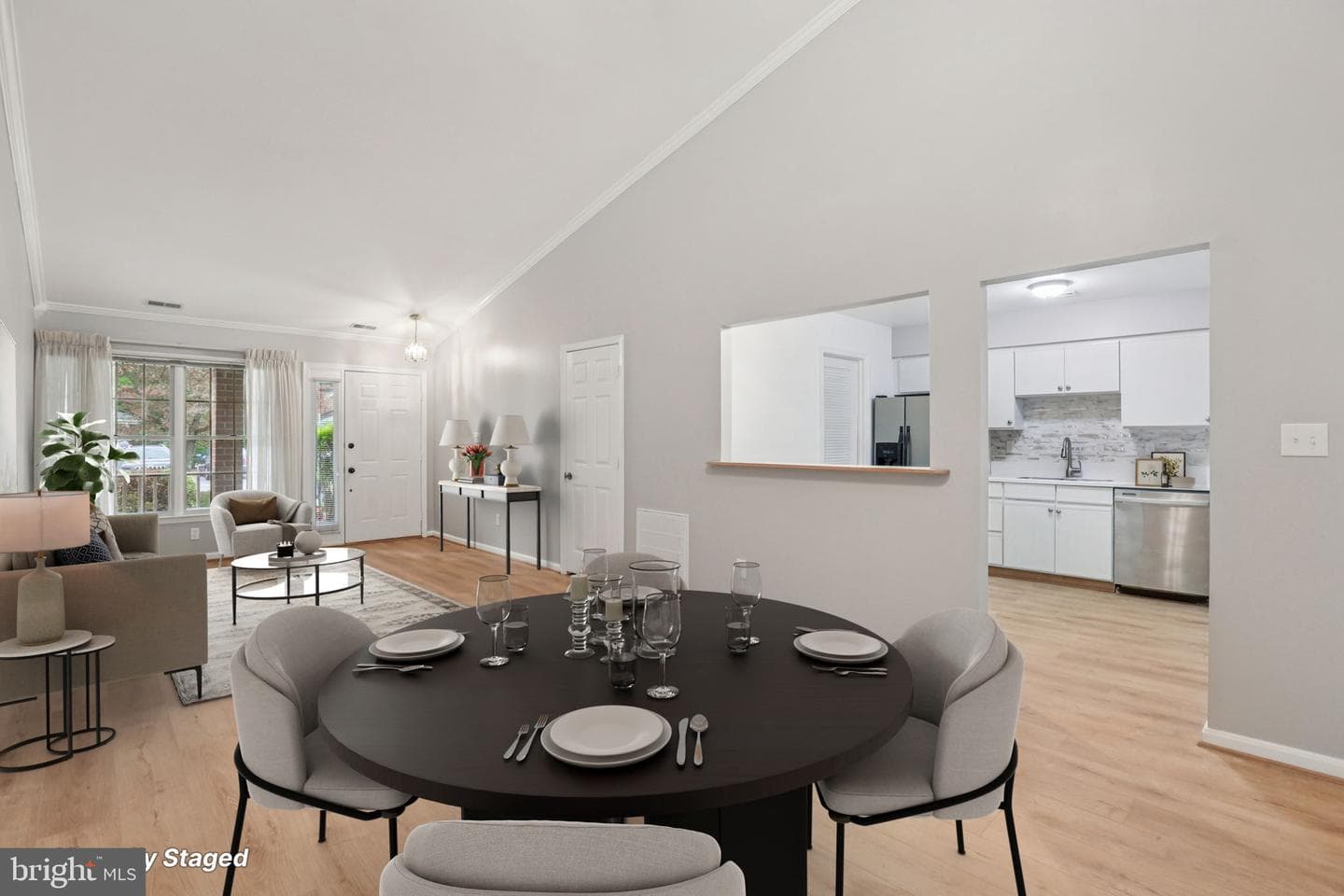 905 Beacon Way photo 4