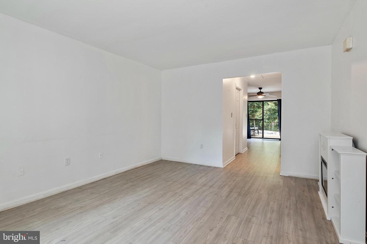 932 Riversedge Circle photo 8