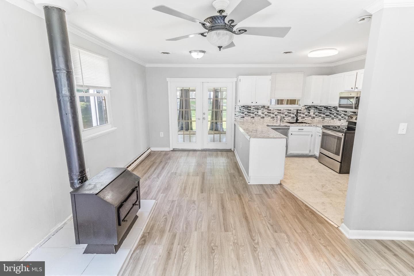 4738 Washington Avenue photo 31