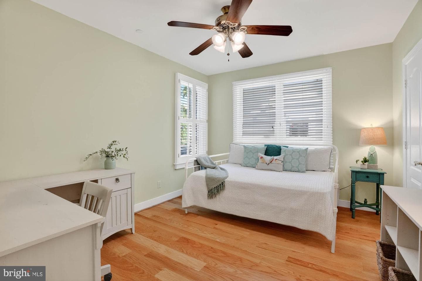 215 Chester Avenue photo 14