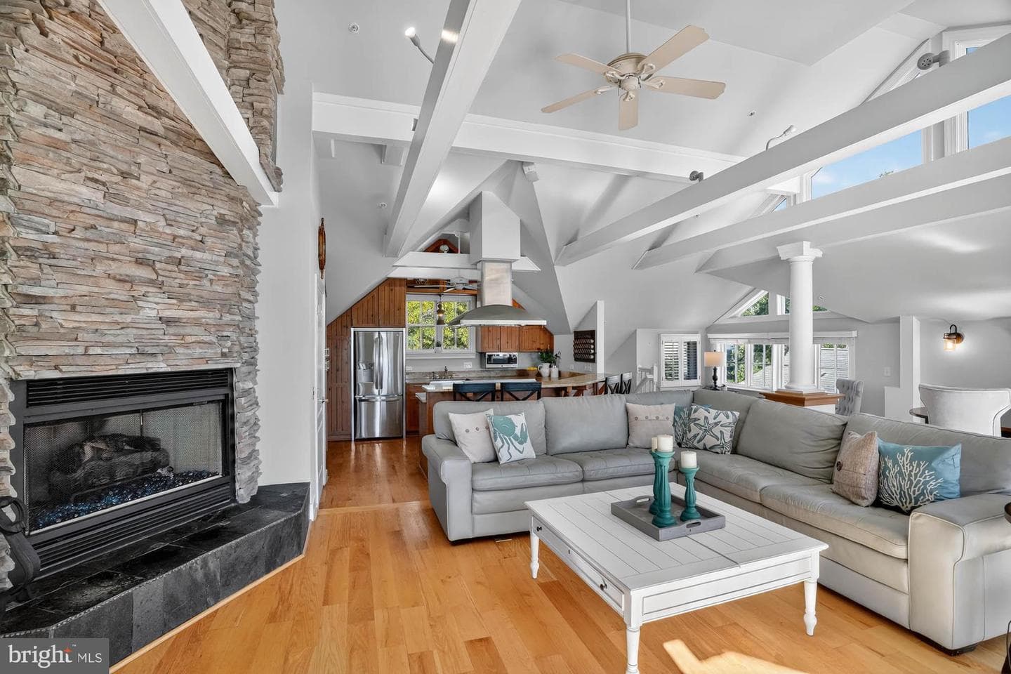 215 Chester Avenue photo 37