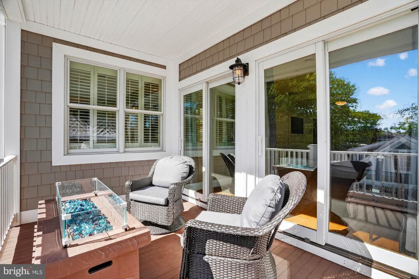 215 Chester Avenue photo 43