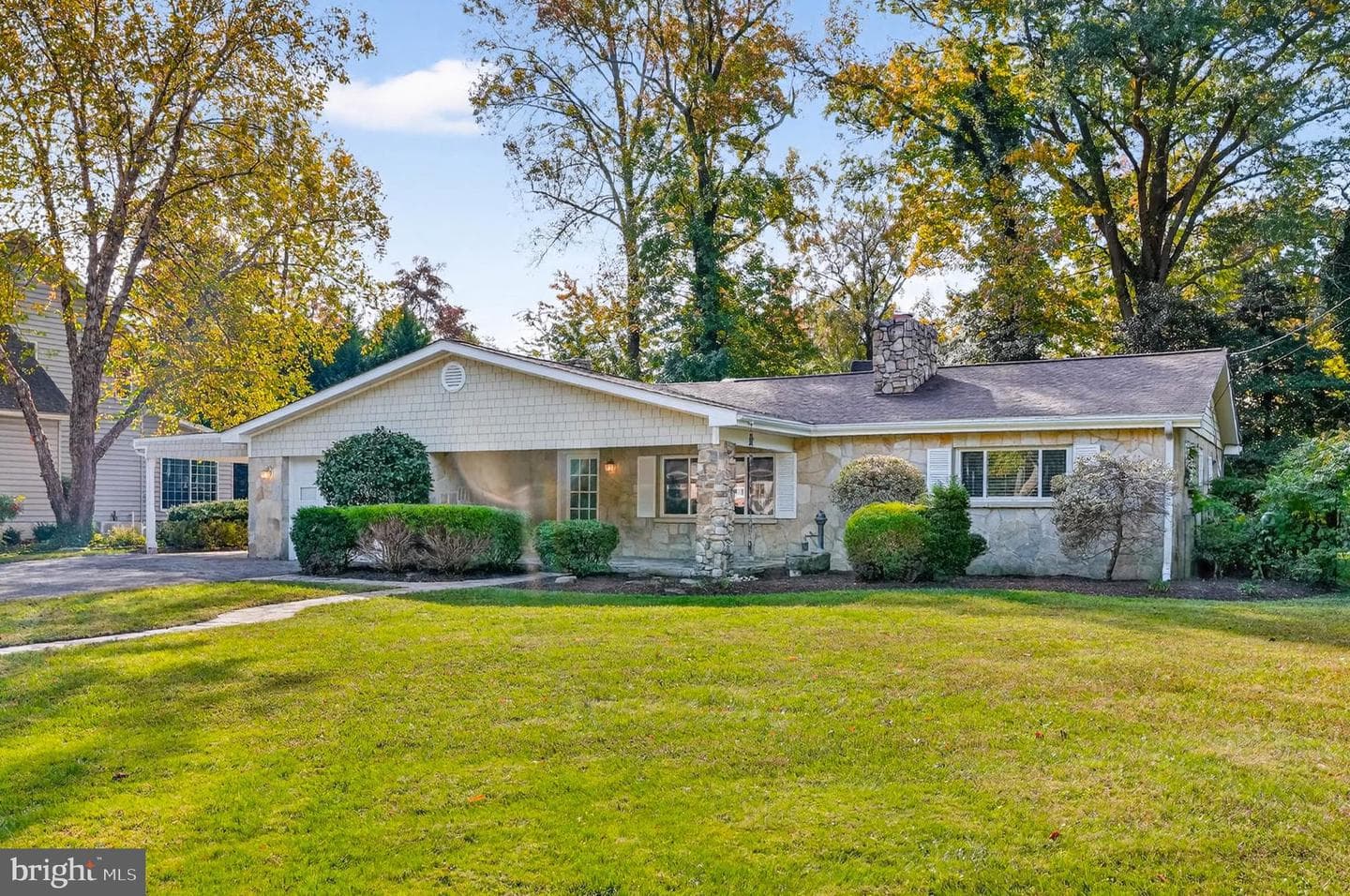 105 Giddings Avenue photo 2