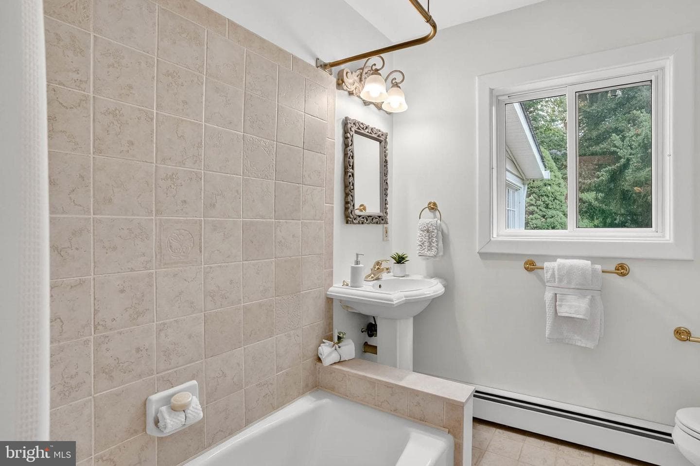 105 Giddings Avenue photo 37
