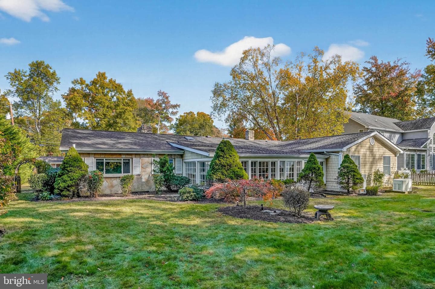 105 Giddings Avenue photo 4