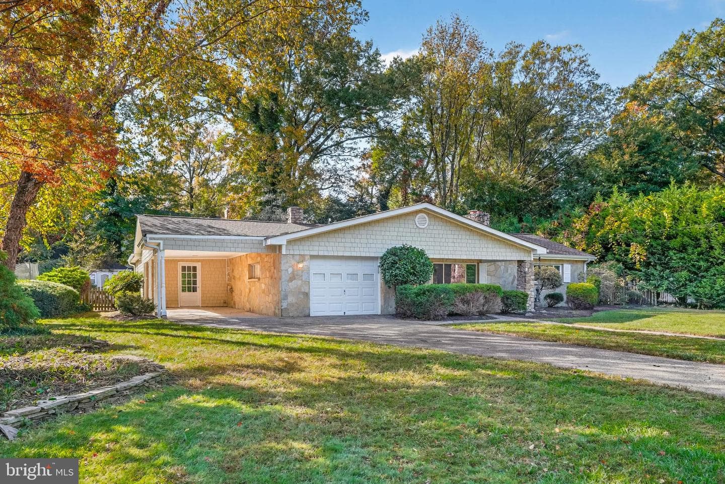 105 Giddings Avenue photo 47