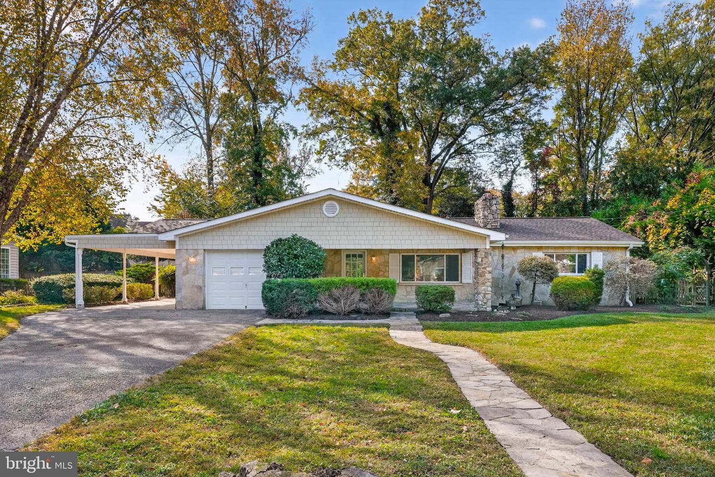 105 Giddings Avenue photo 48