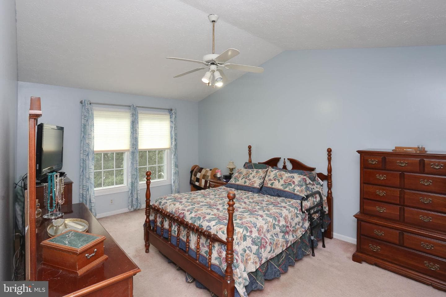 758 Sunnyfield Lane photo 4