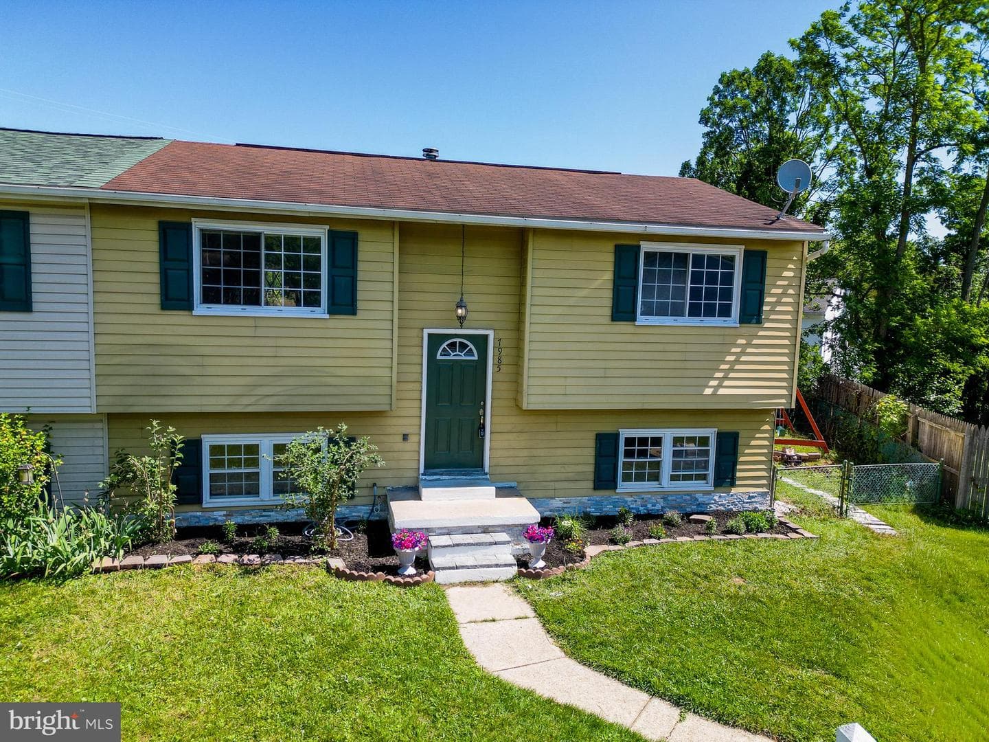 7985 Scotts Manor Court photo 36