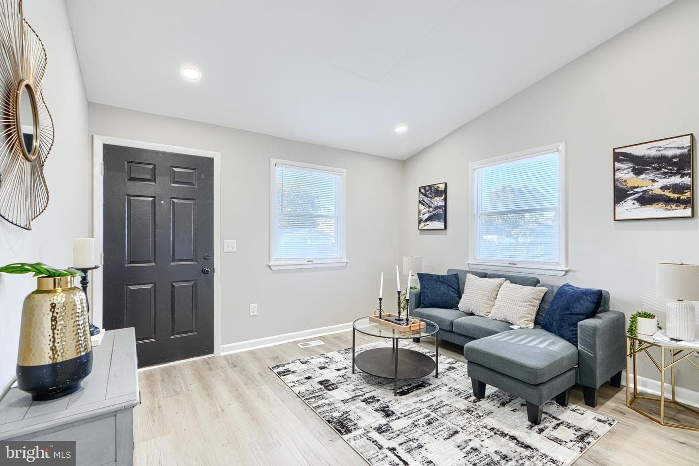 301 Newfield Road photo 9