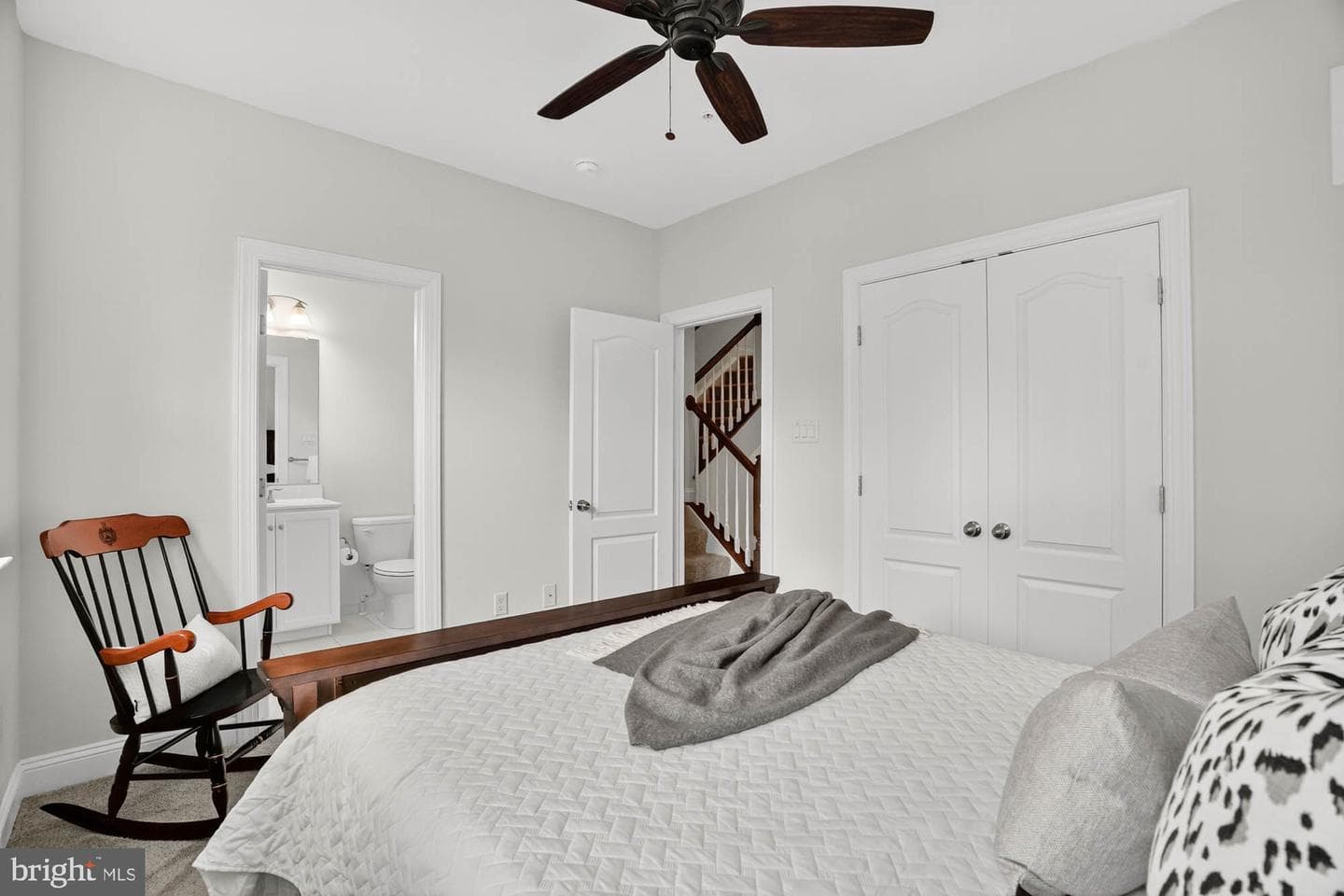 606 James Walker Place photo 33