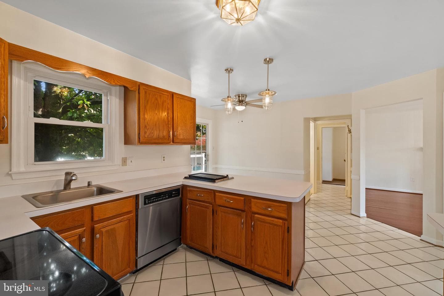 3501 Foxhall Drive photo 21