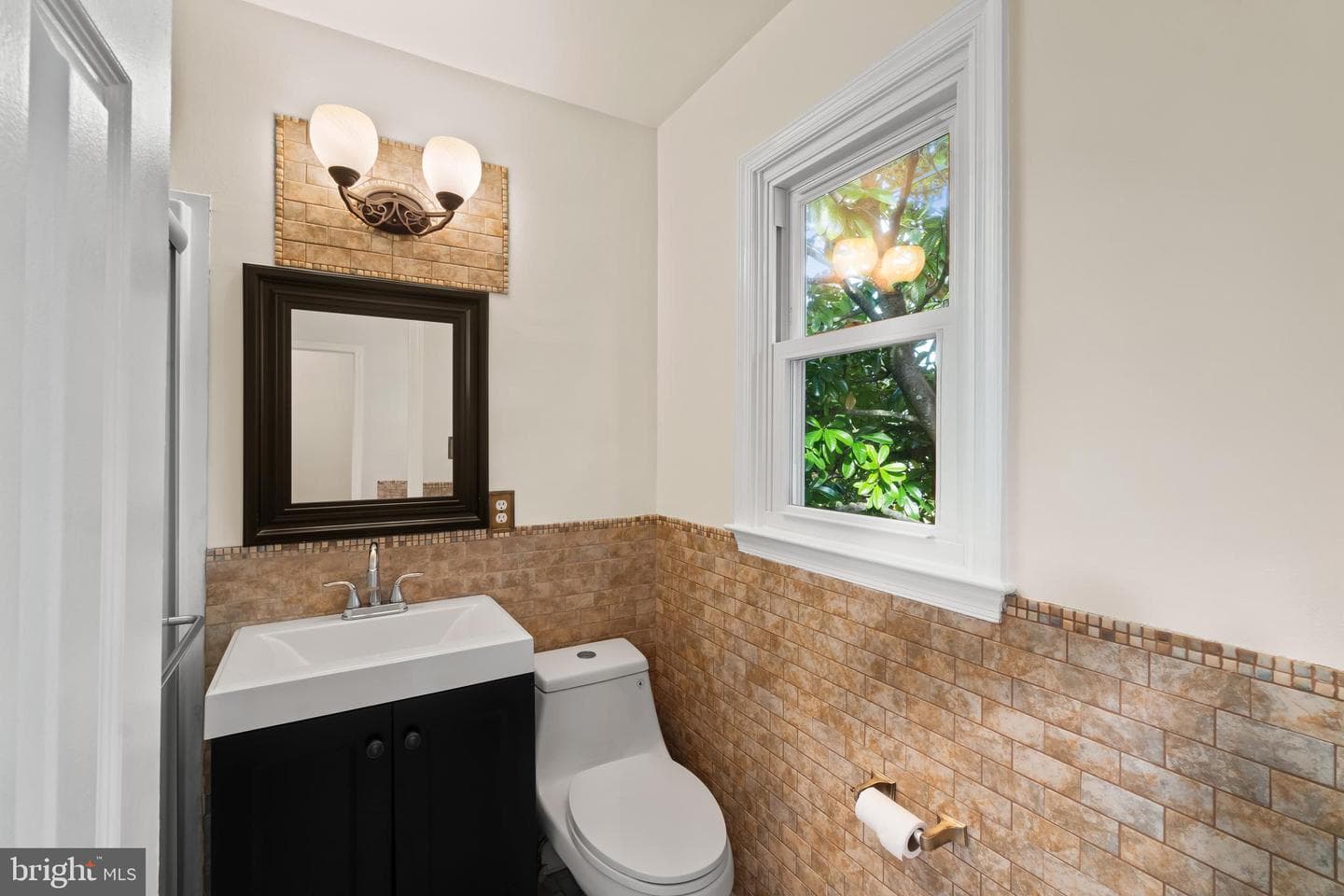 3501 Foxhall Drive photo 32