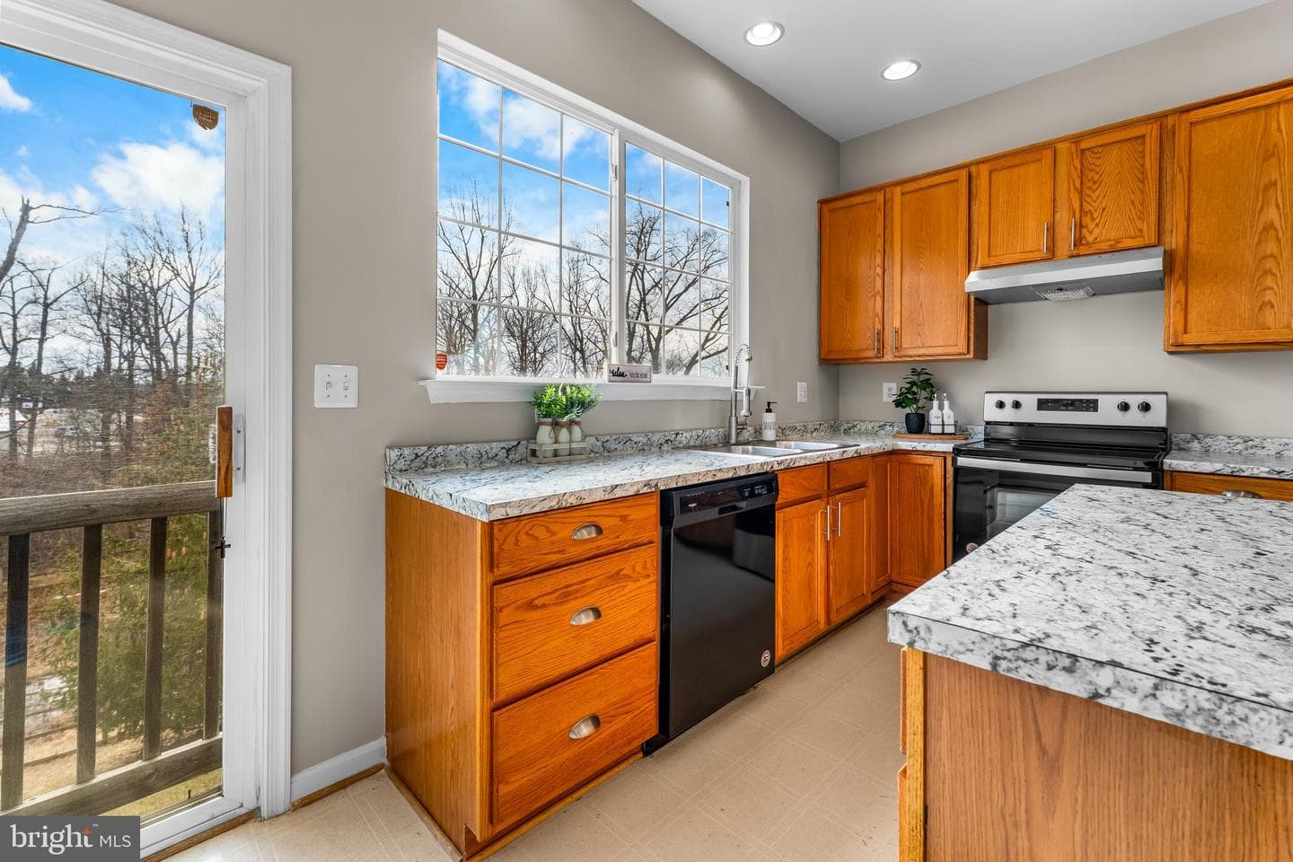 3321 Yellow Flower Road photo 12