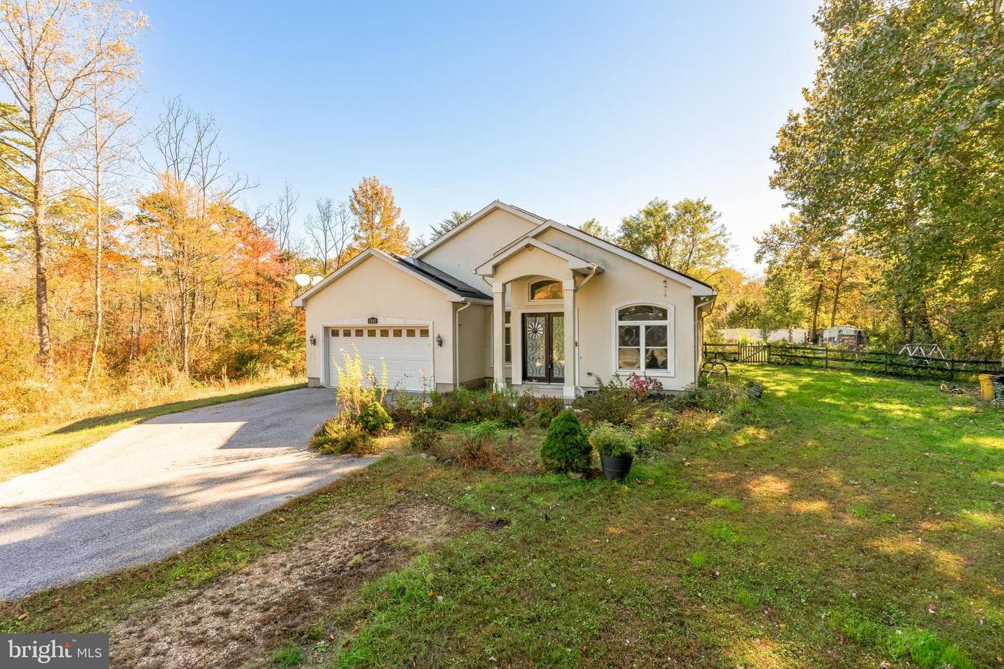 1207 Thompson Avenue photo 2