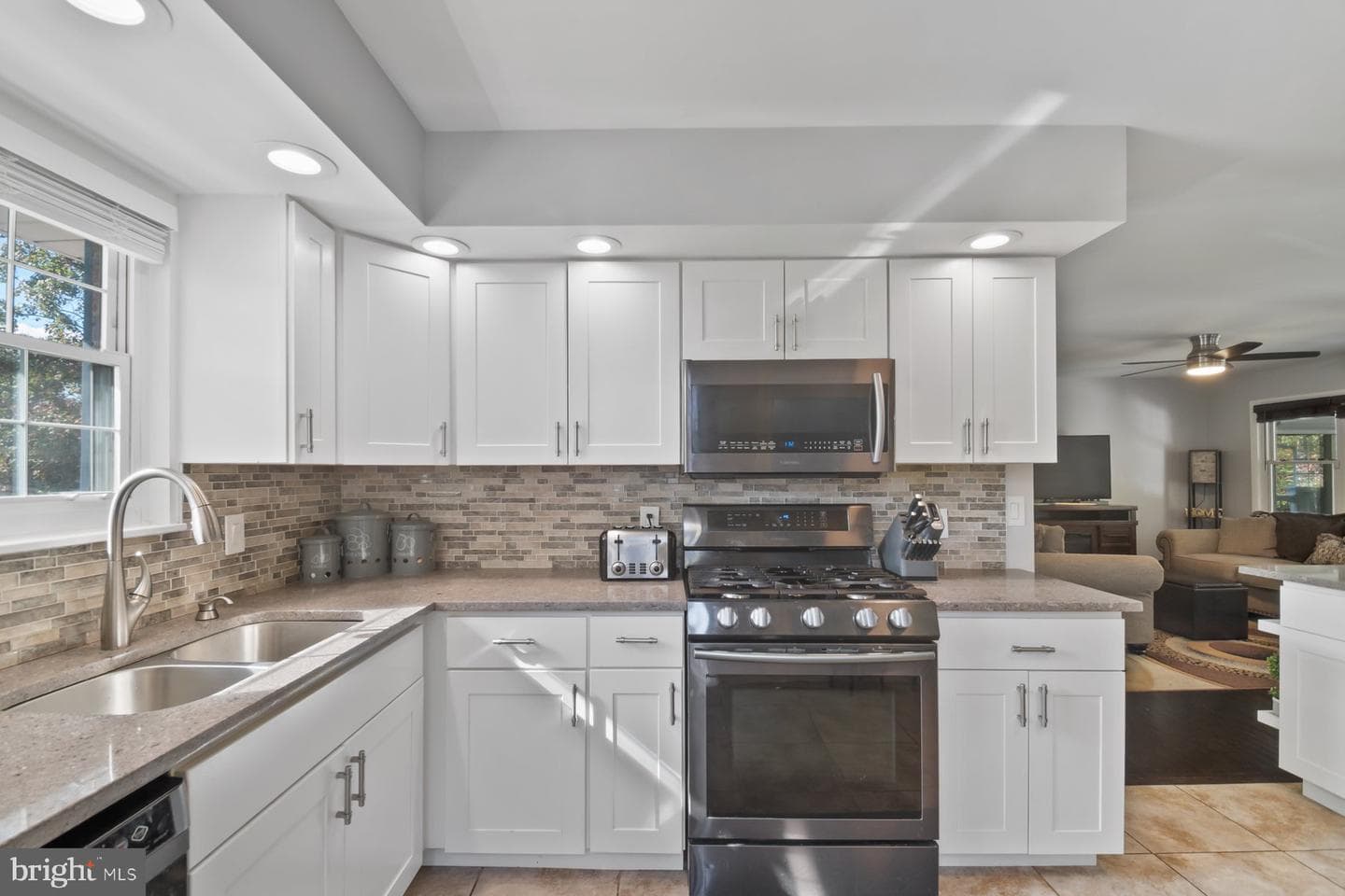 518 Kenora Drive photo 9