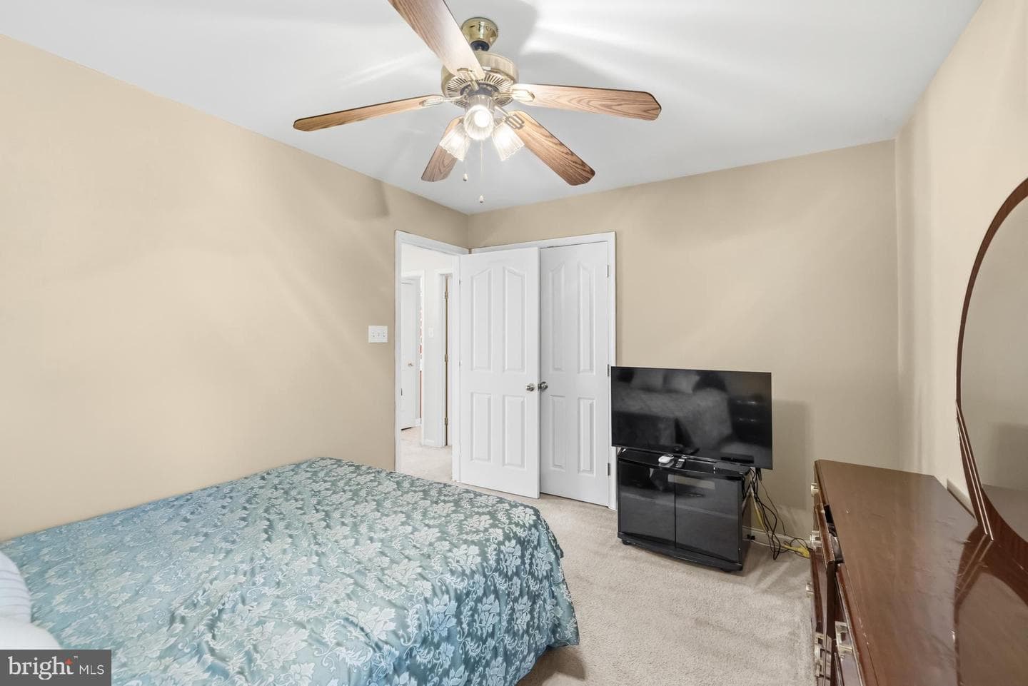 112 Farmbrook Lane photo 29
