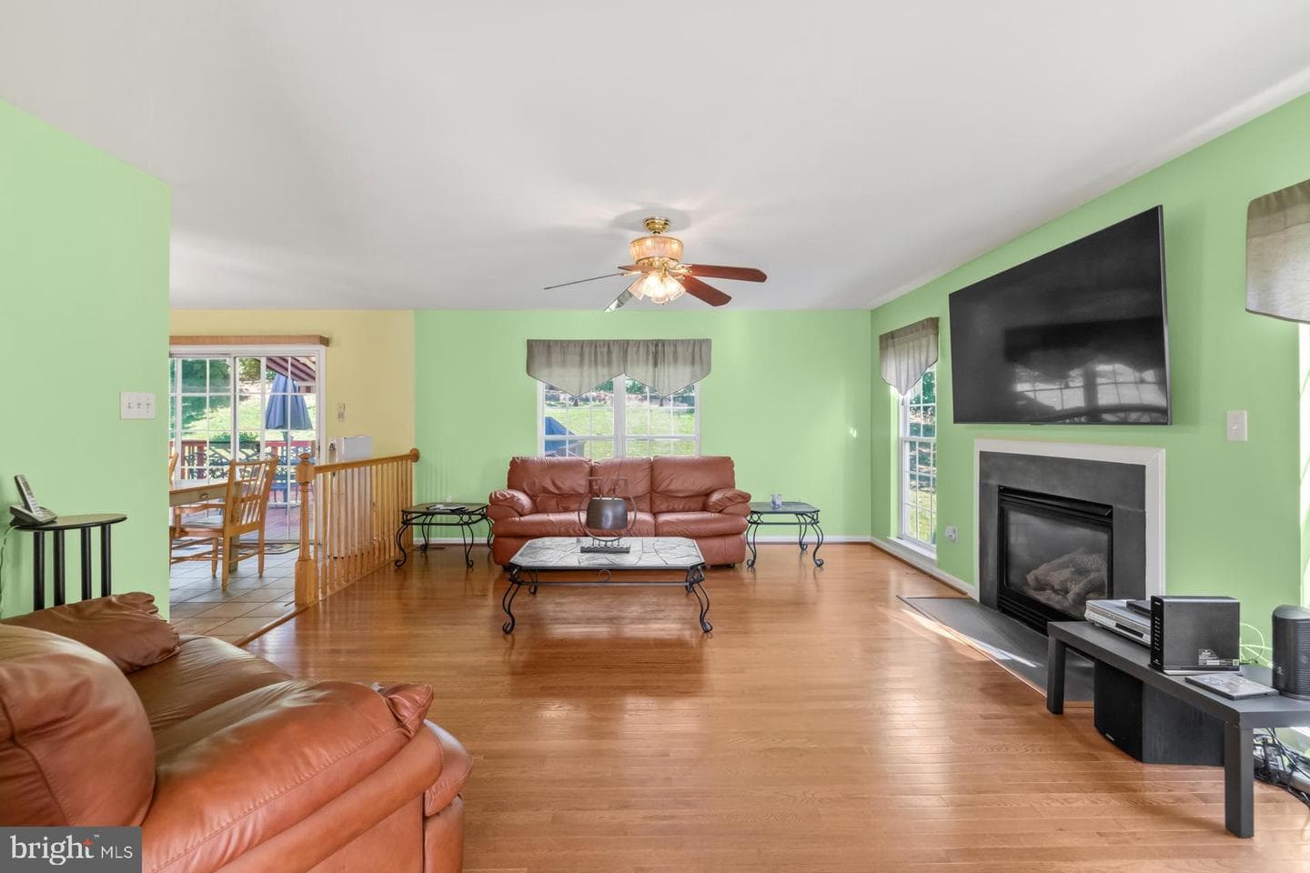 112 Farmbrook Lane photo 9