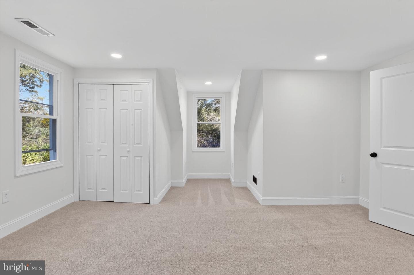 106 Railroad Avenue photo 14