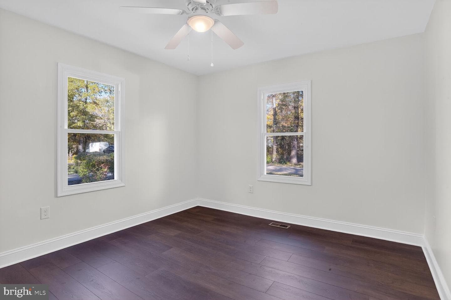 106 Railroad Avenue photo 16