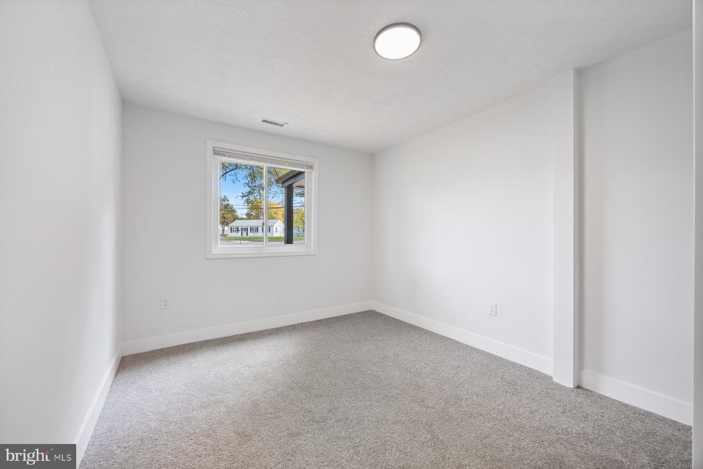 1731 Saunders Way photo 23