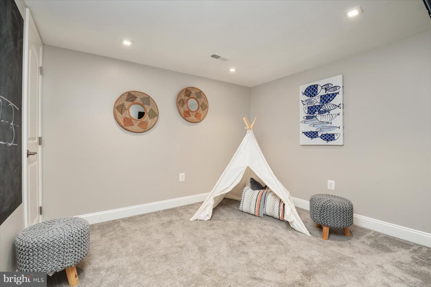 7677 Bush Avenue photo 38