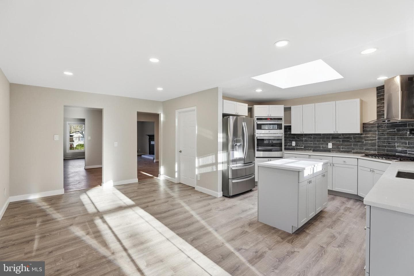 19 Roe Lane photo 11