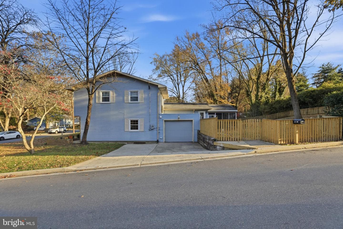 19 Roe Lane photo 3