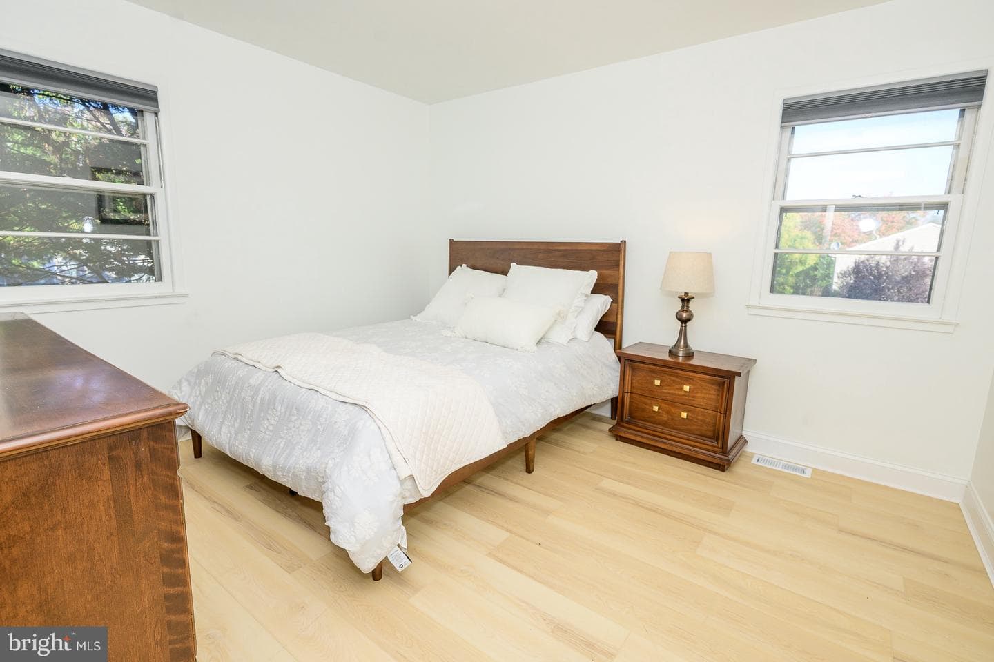 1002 Tyler Avenue photo 6
