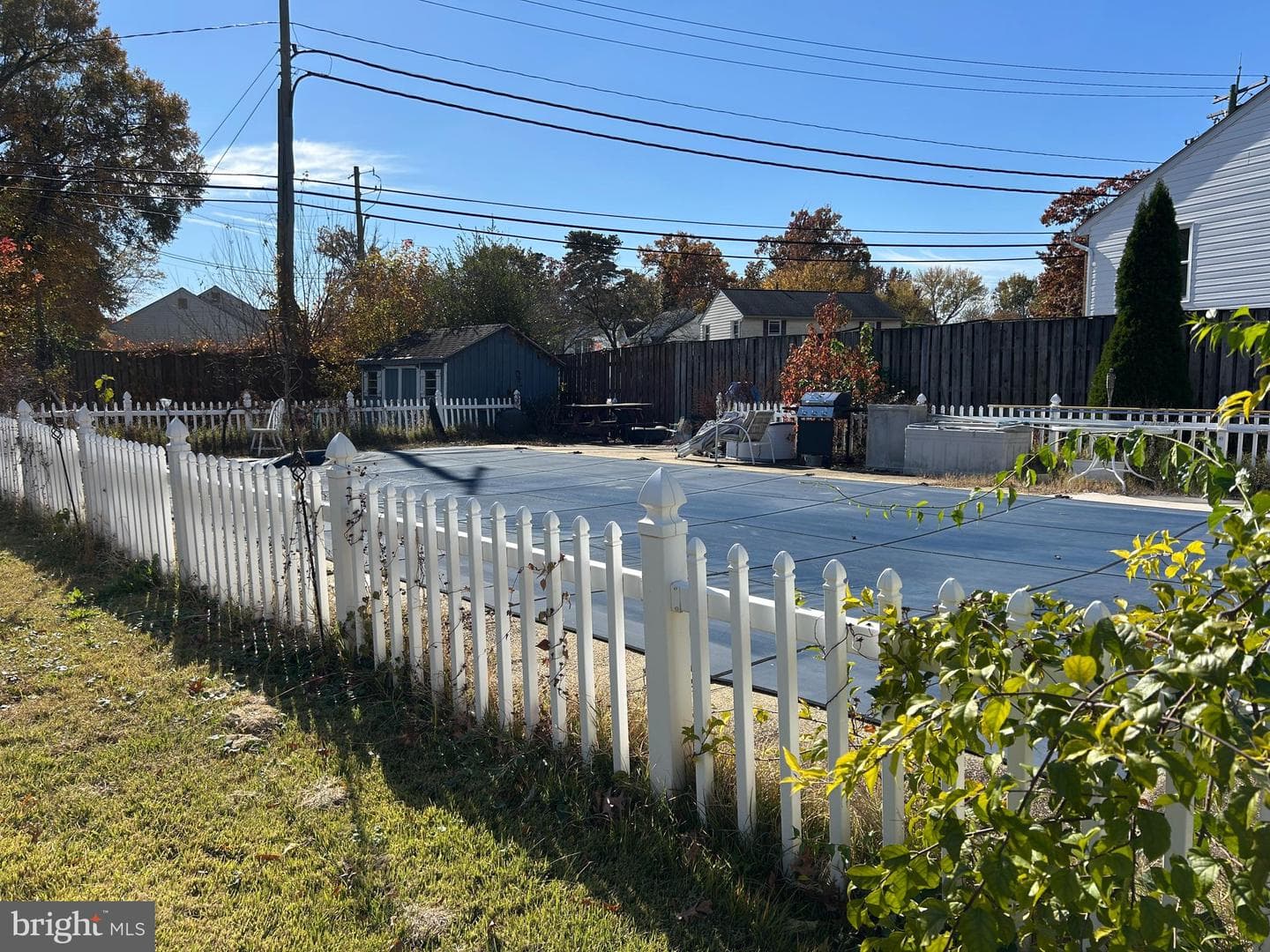 912 Oakwood Road photo 5