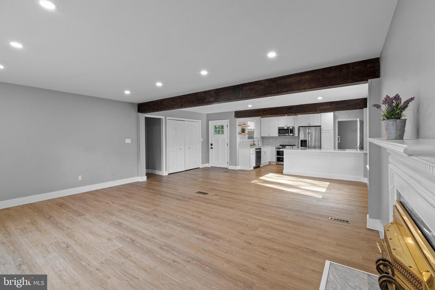 9 Robinson Road photo 9