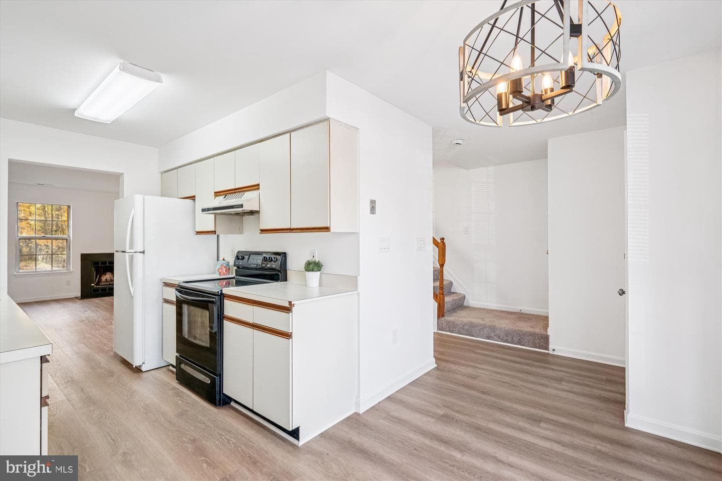986 Breakwater Drive photo 4
