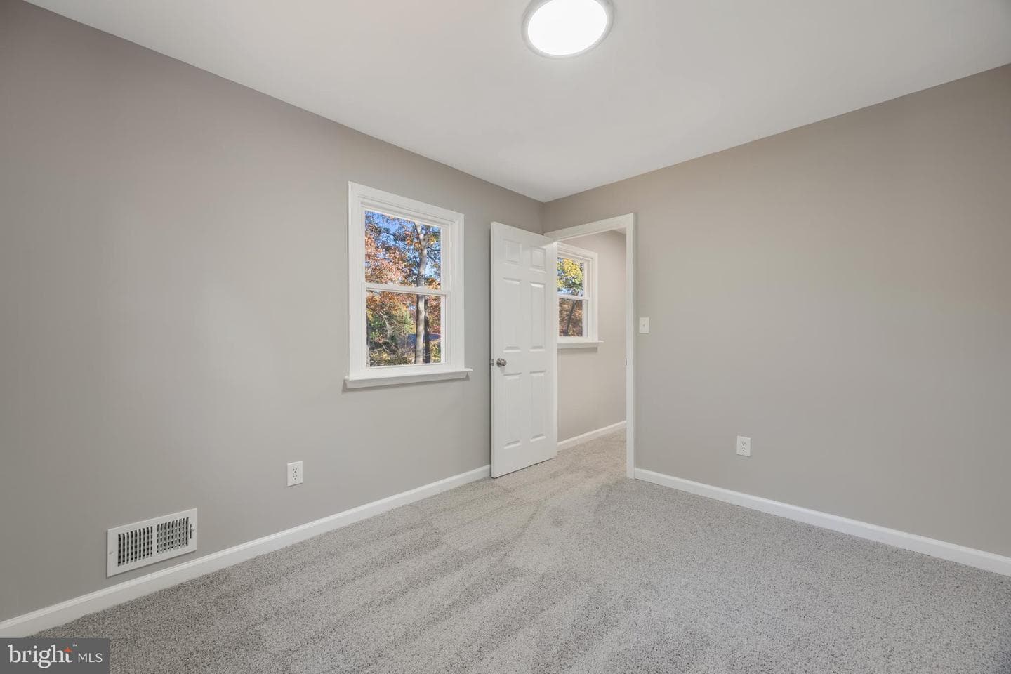 8344 Fairwood Drive photo 19