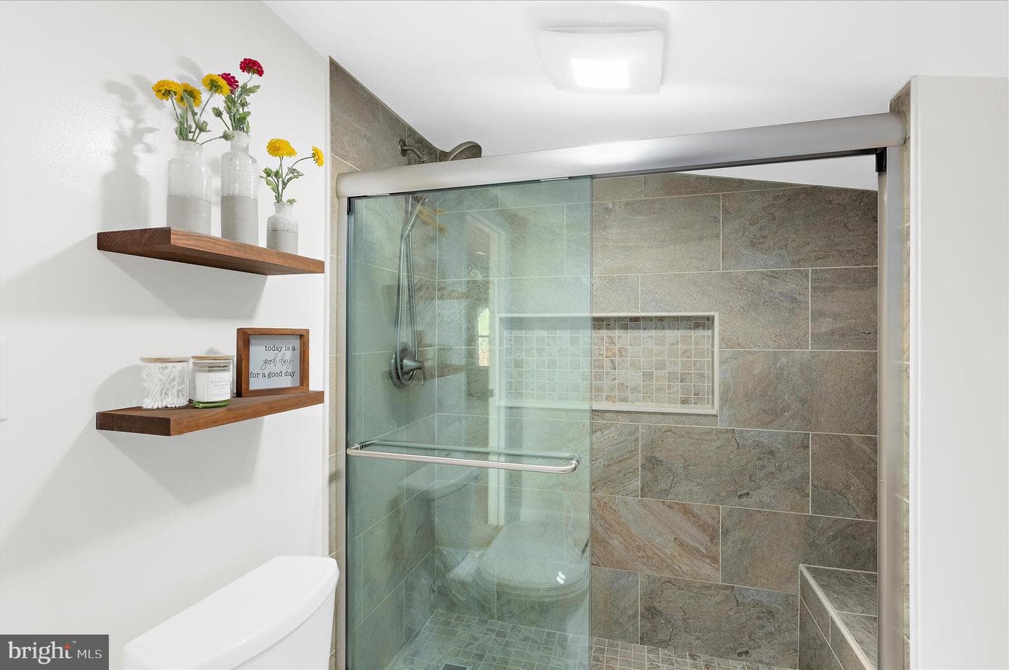 210 Arundel Road photo 29