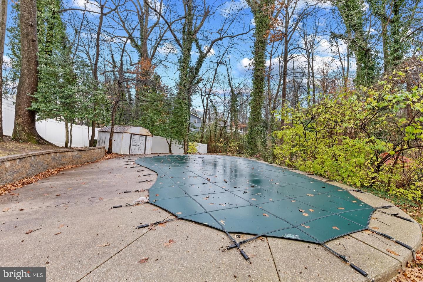 565 Wayward Dr photo 16