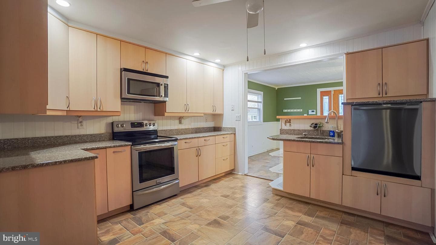 105 Garrett Road photo 17