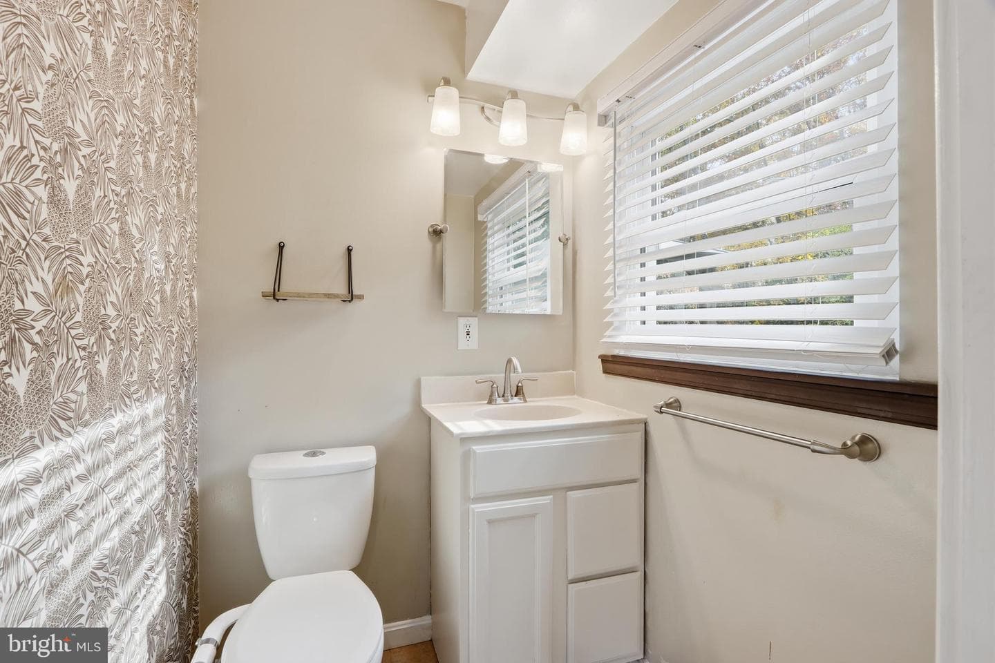 1215 Holmewood Drive photo 25