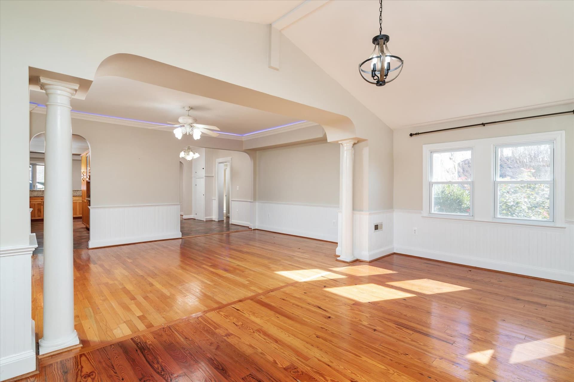 610 E Marshall Avenue photo 4