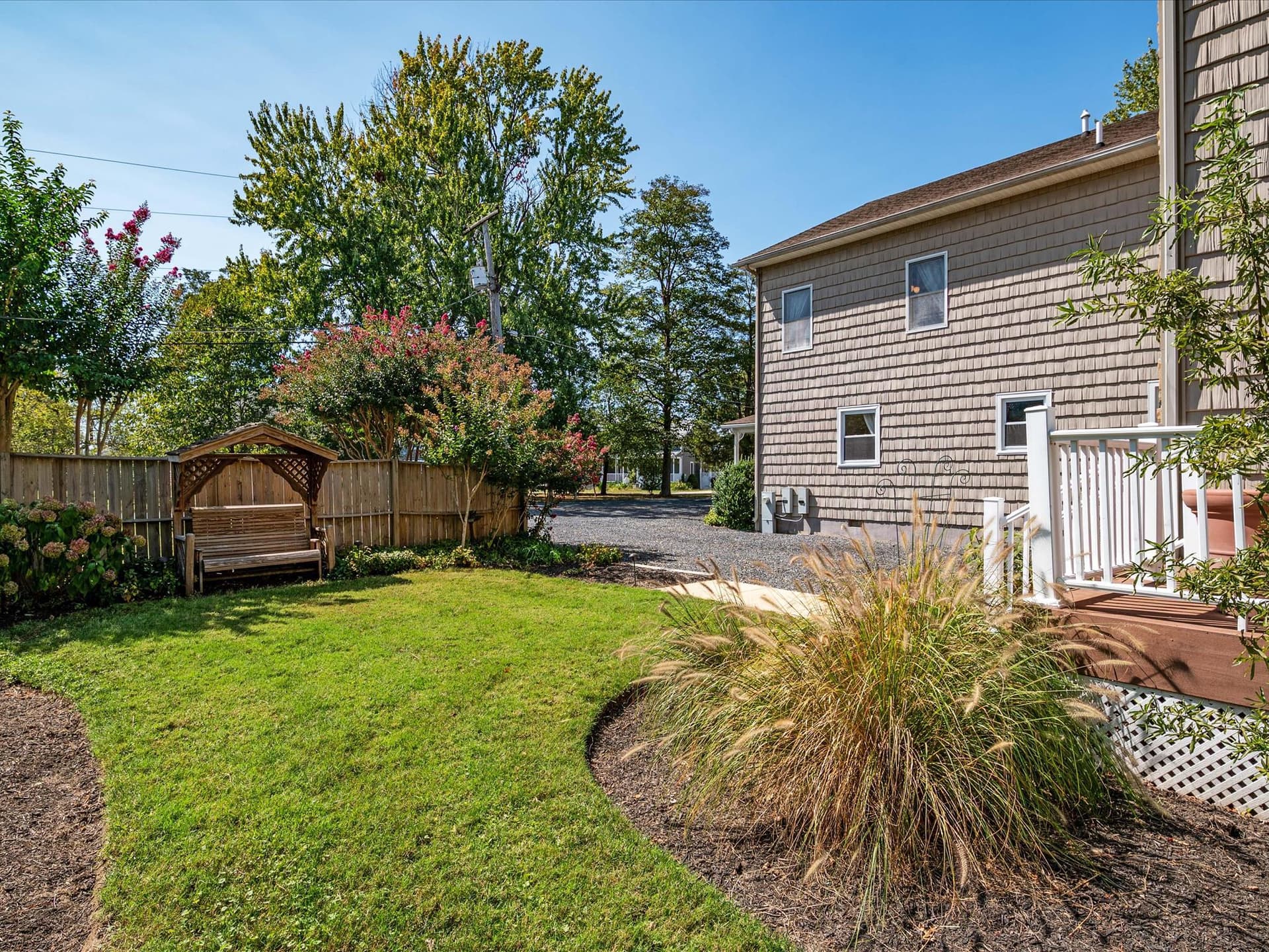 610 E Marshall Avenue photo 41